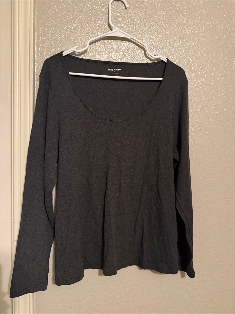 Old Navy Women's Dark Gray Scoop Neck Long-Sleeve Top